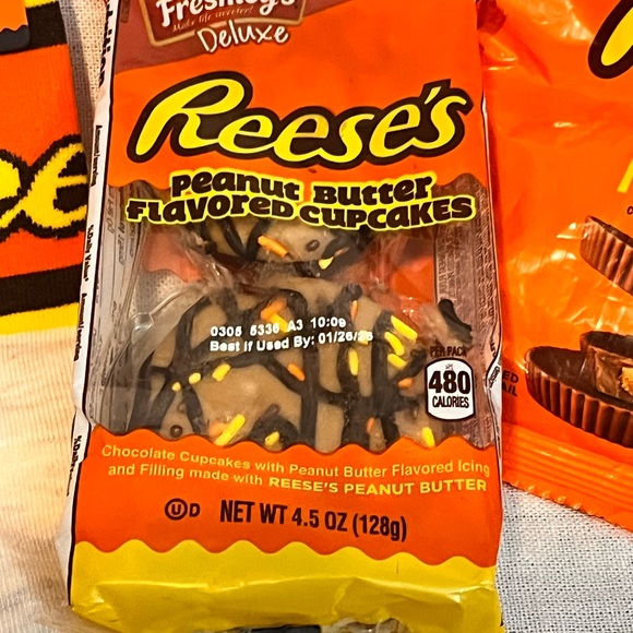Nostalgic Reese’s Socks Bundle. - Picture 4 of 6